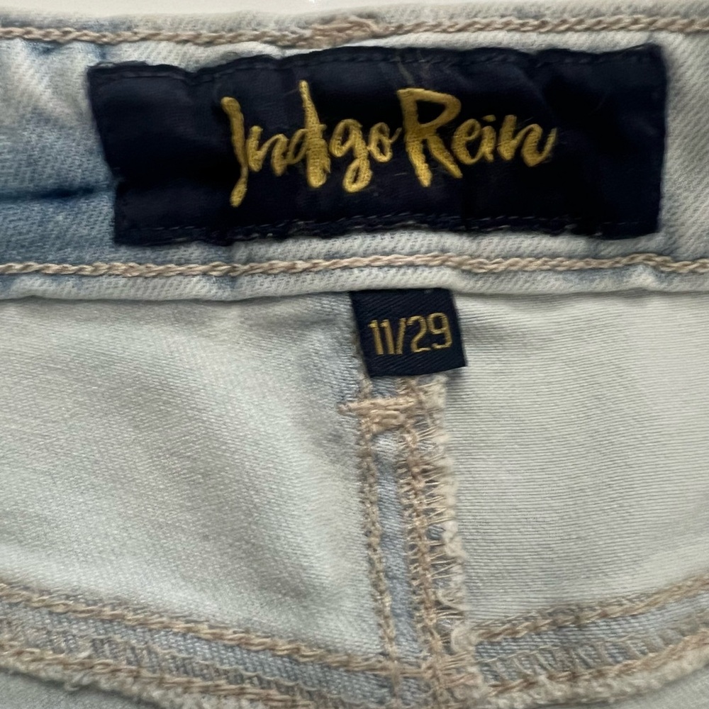 Nwot Indigo Rein stretchy distressed light blue shorts, size 11 - Picture 7 of 7